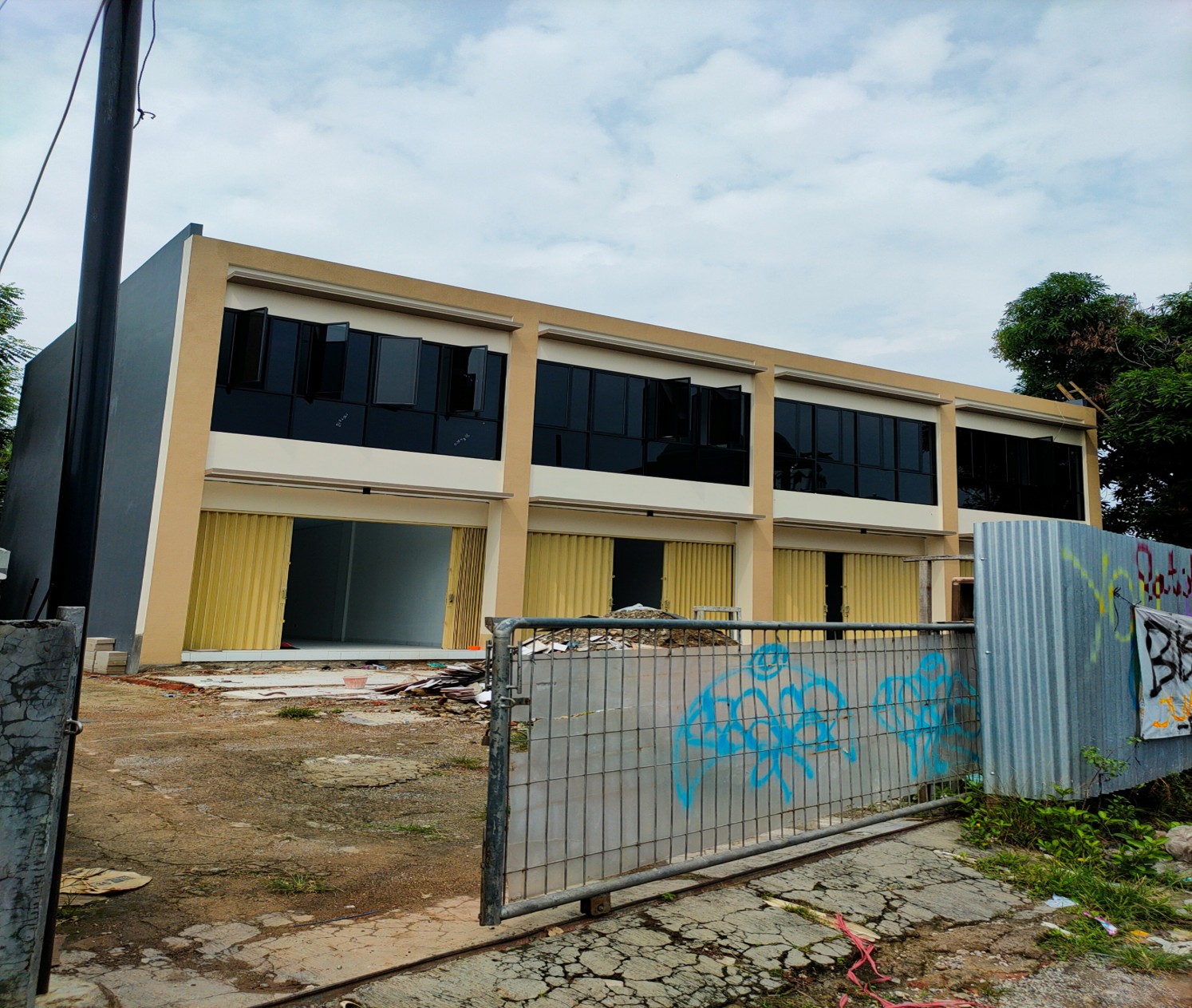 Pembangunan Ruko Jl. Aria Putra Ciputat Tahap 2 - foto 1
